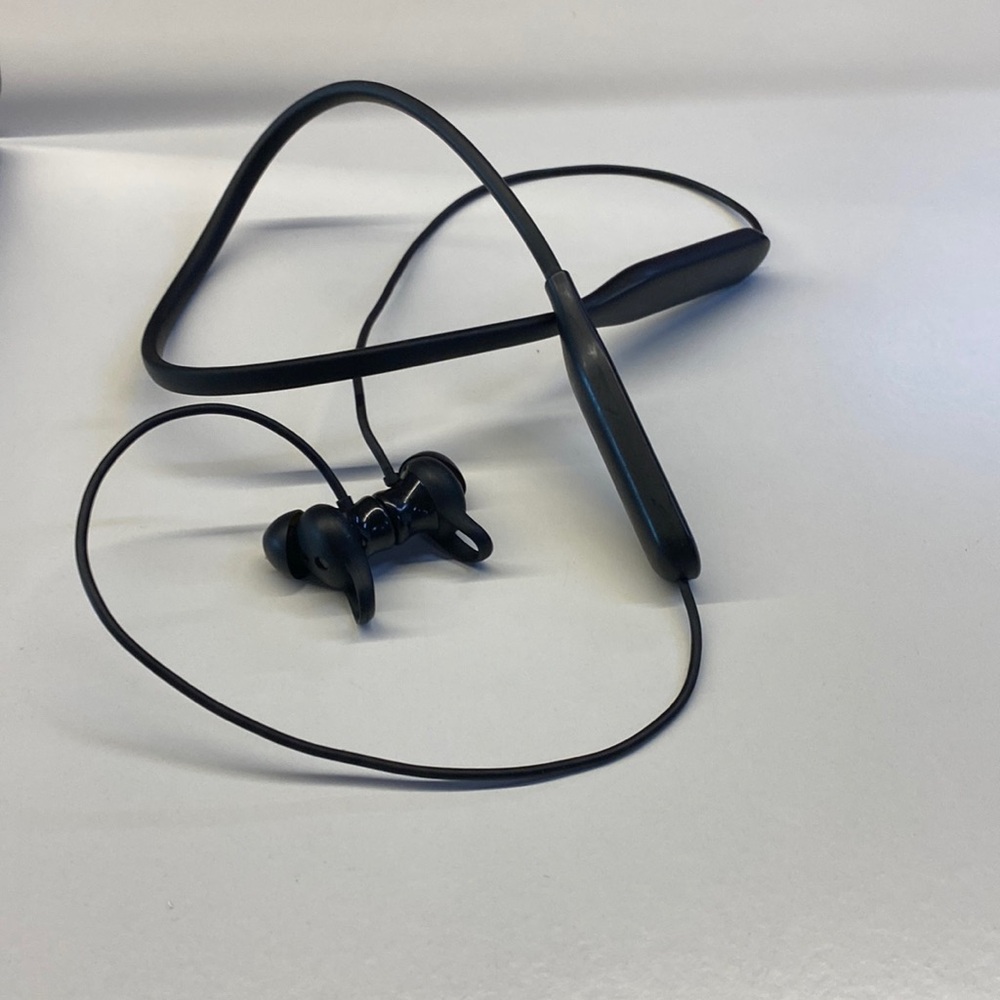 Oppo enco earphones